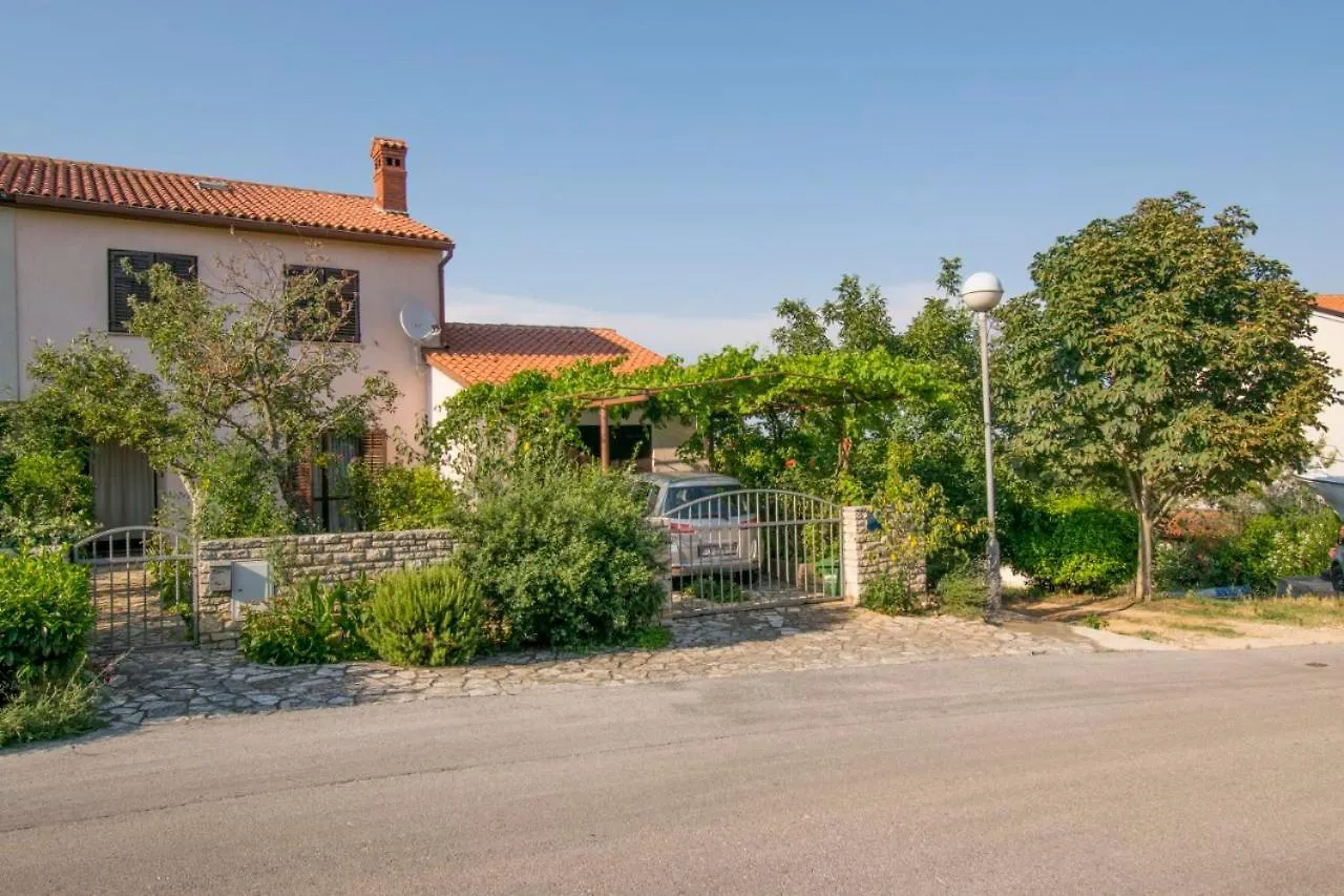 Maris Apartment Banjole Croatia