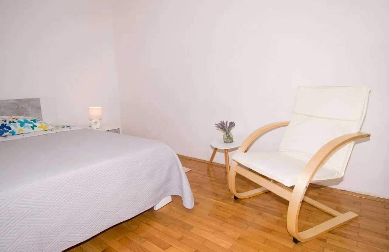 Maris Apartment Banjole 0*,  Croatia