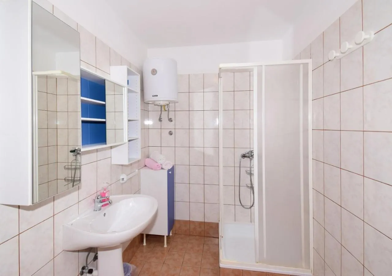 Maris Apartment Banjole 0*,  Croatia