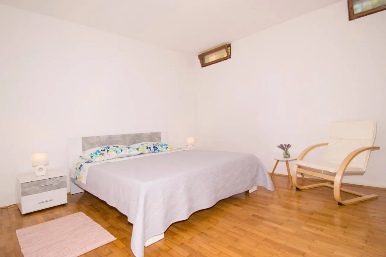 Maris Apartment Banjole